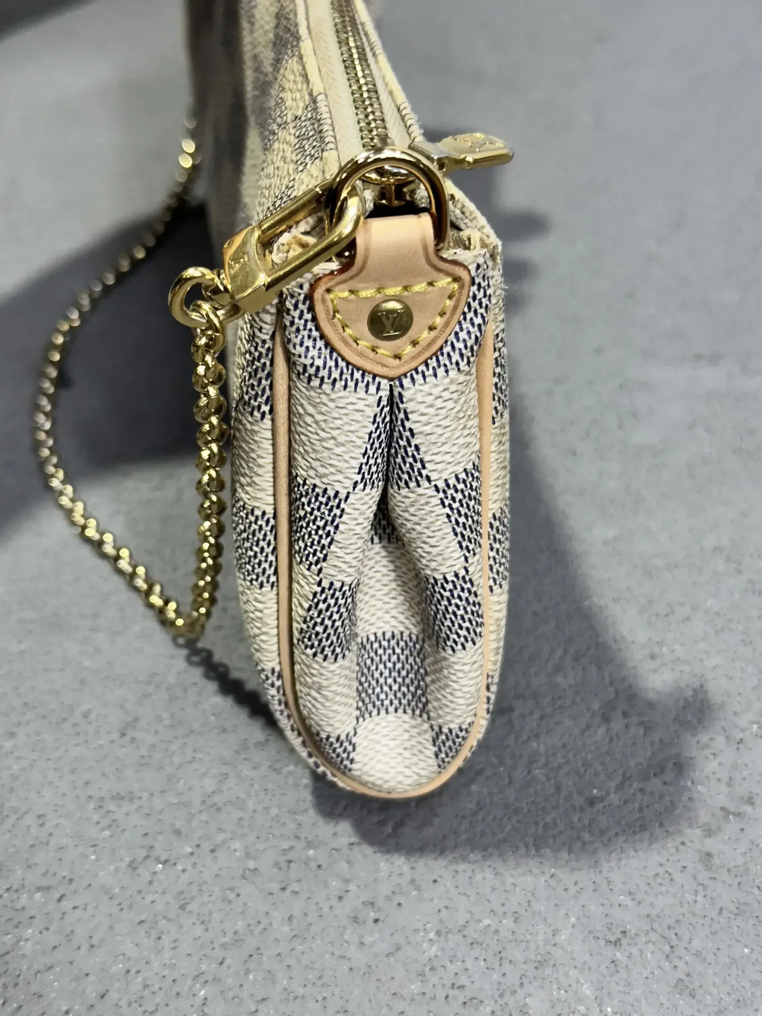 가방-루이비통-수선-다미에 아주르 에바 클러치 수선 후